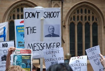 Demonstration in front of Sydney Town Hall in support of Julian Assange, 2010 (photo by Elekhh)
